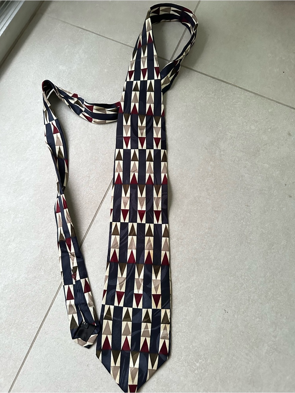 Geometric Pattern Silk Tie in Navy, Burgundy & Cream